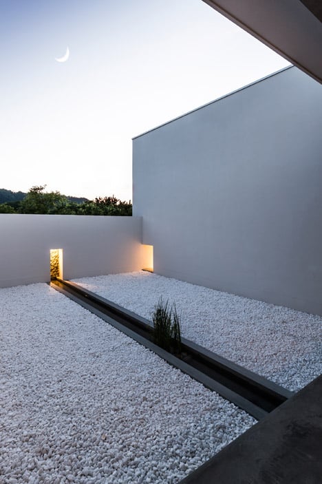 Courtyard House by FORM