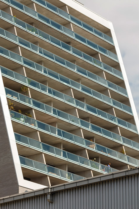 Escher-Terraces-High-Rise-Apartments-by-E2A-photo-Jan-Bitter_dezeen_468_0