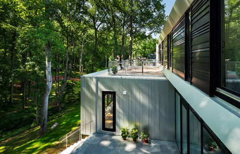 Bridge House by Höweler + Yoon Architecture
