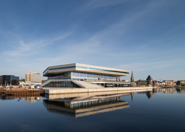 http://static.dezeen.com/uploads/2015/06/Scandinavia-largest-library-opens-in-Aarhus-by-Schmidt-Hammer-Lassen_dezeen_784_3.jpg
