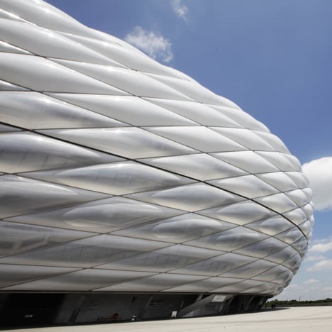 Allianz-Arena-stadium-Herzog-and-de-Meuron_dezeen.jpg