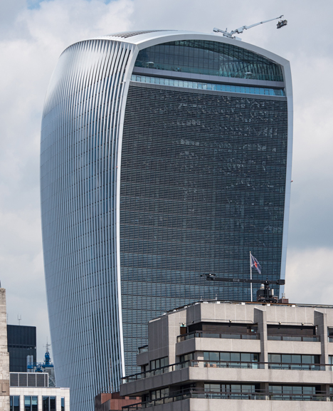 Walkie Talkie skyscraper by Rafael Vinoly blamed for powerful down-draught on London streets