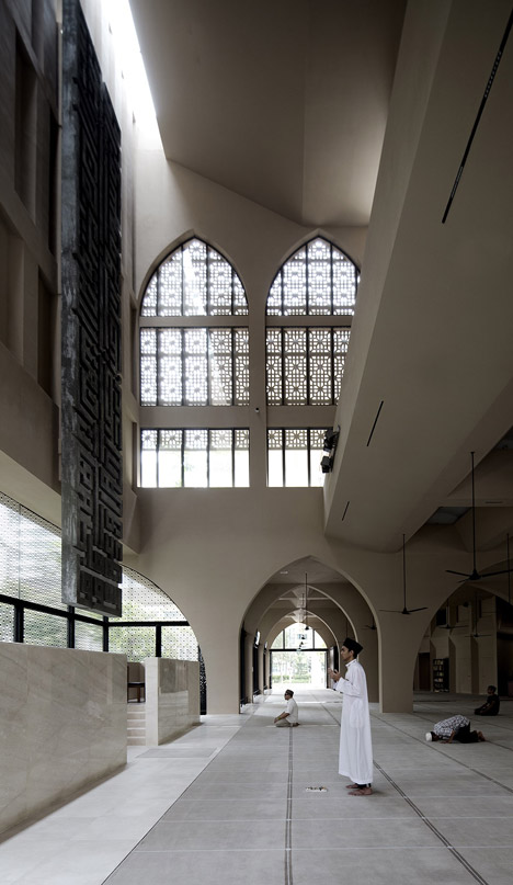 Al Islah Mosque by Formwerkz Architects