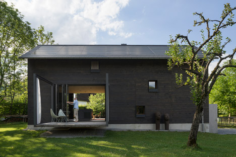 Holzhaus-am-Auerbach-by-Holiday-Architecture_dezeen_468_4