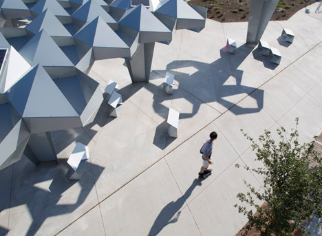 Shadow-Play-by-Howeler-and-Yoon-Architecture_dezeen_468_6