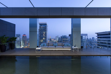 Square Compositions Penthouse by Pitsou Kedem Architects
