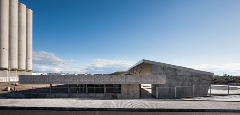 Caceres-bus-station-by-Isabel-Amores-and-Modesto-Garcia_dezeen_468_1