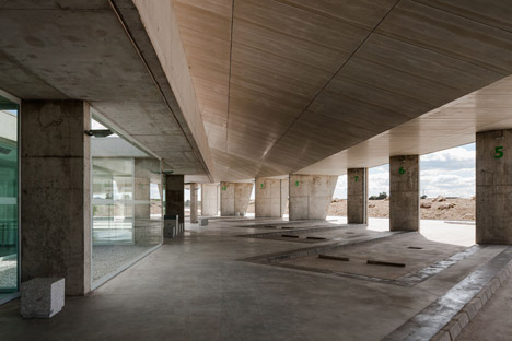 Caceres-bus-station-by-Isabel-Amores-and-Modesto-Garcia_dezeen_468_6
