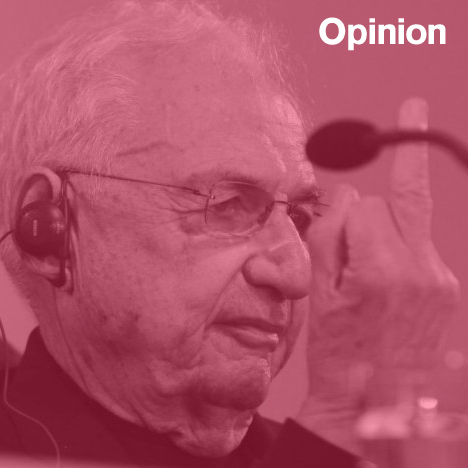 Frank Gehry sticking up his middle finger 