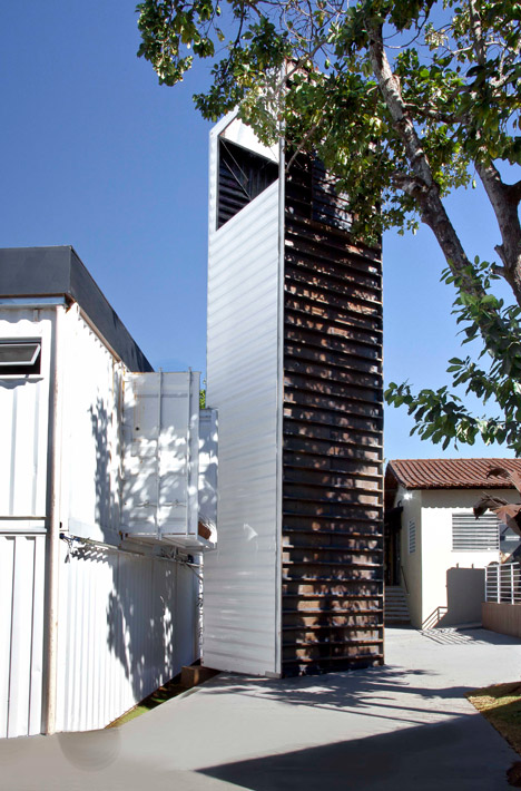 Pedro Barata Turns Shipping Container Into Giant Periscope 
