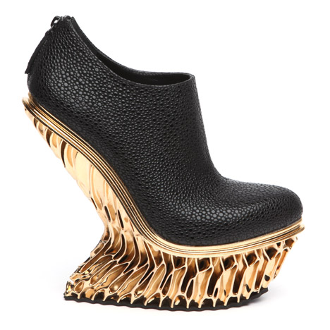 United-Nude-Francis-Bitonti-Mutatio-Collection-3D-printed-gold-plated-shoe_dezeen_468_8