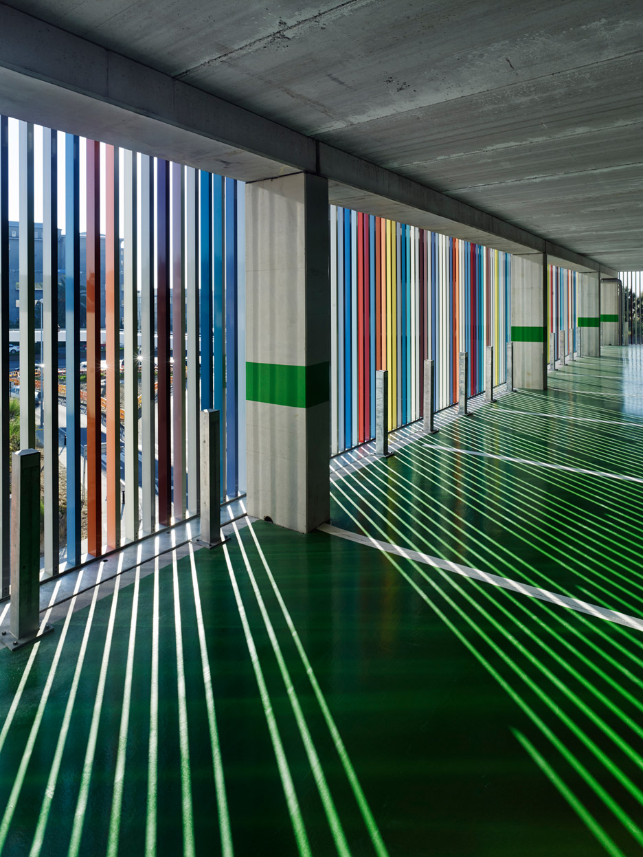Parking_Maternity-Hospital-and-the-Oncologic-Center-of-Galicia_Diaz-y-Diaz-Arquitectos_dezeen_936_3