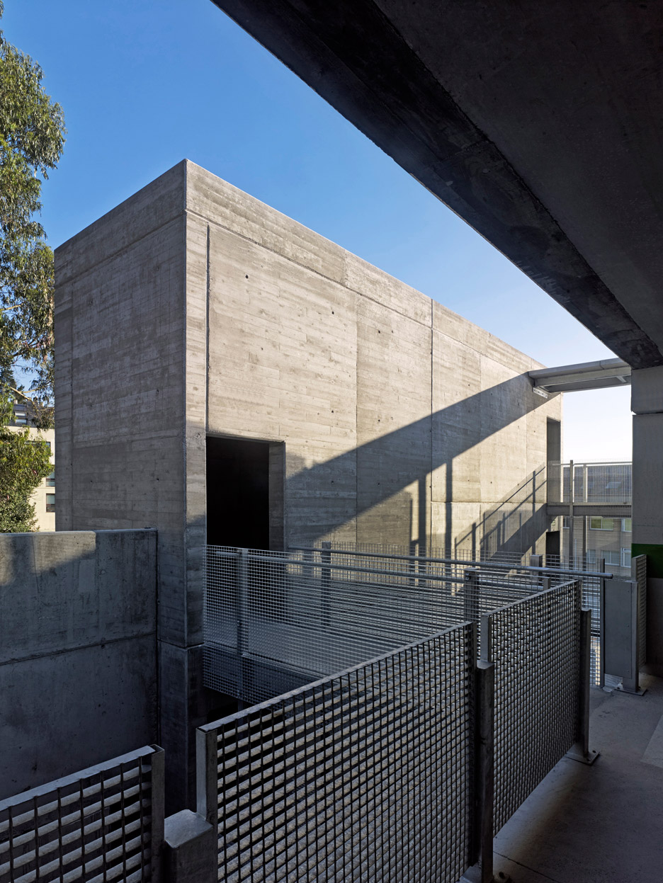 Parking_Maternity-Hospital-and-the-Oncologic-Center-of-Galicia_Diaz-y-Diaz-Arquitectos_dezeen_936_5