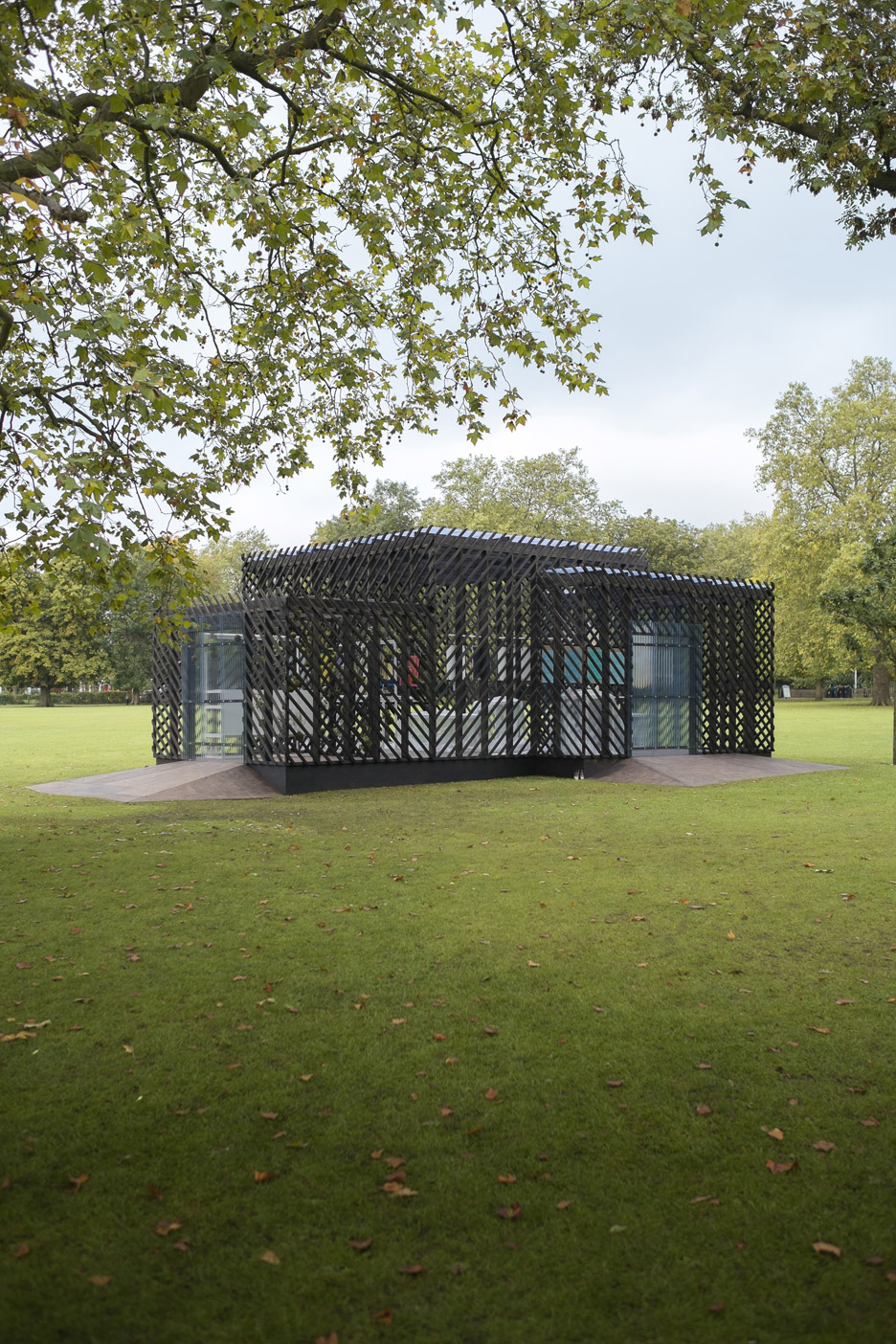 Queens-Park-Pavilion-by-Claridge-Architects_dezeen_936_1