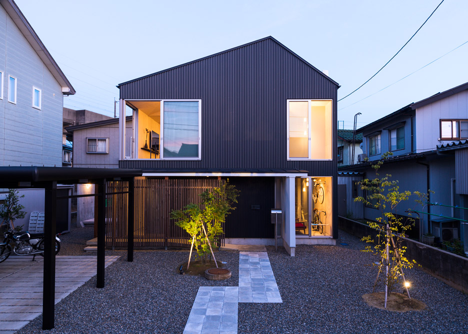 Go Bang House by Shoji Takeru Architects