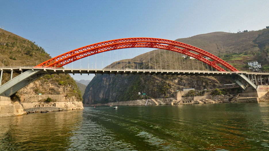 Wushan-Yangtze-River-Bridge_A-Z-advent-calendar_dezeen_936_9