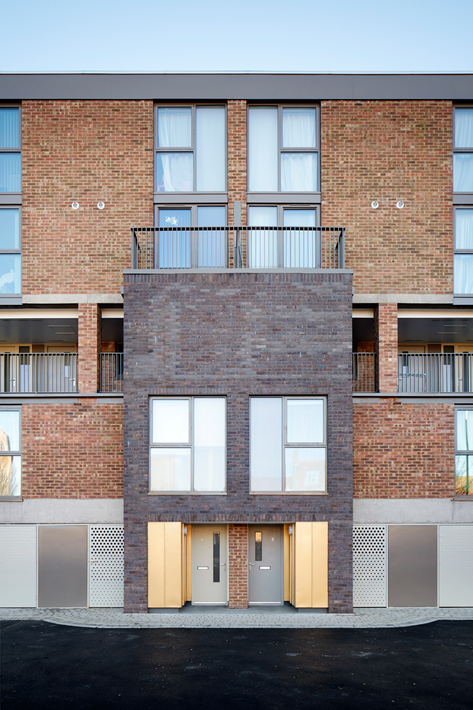 Hillington Square by Mae Architects
