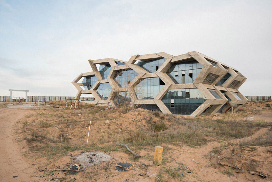 Ordos: A Failed Utopia photographed by Raphael Olivier