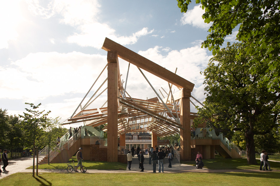 Frank Gehry's wooden Serpentine Gallery Pavilion in 2008 was "hugely hefty"