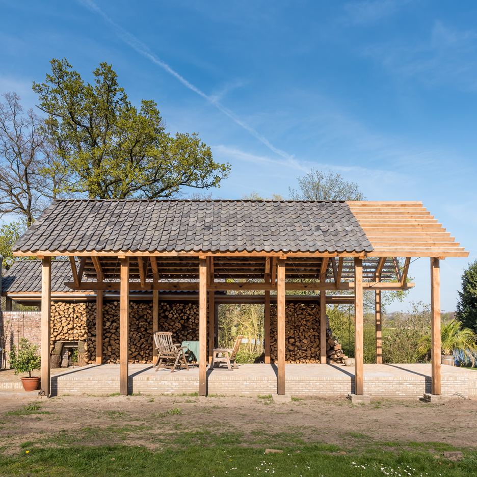 Timber pavilion by deBOSSA