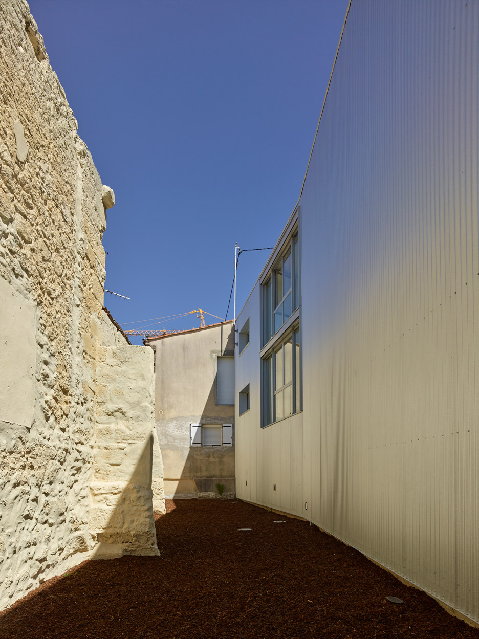 Tirepois by Fabre deMarien Architectes