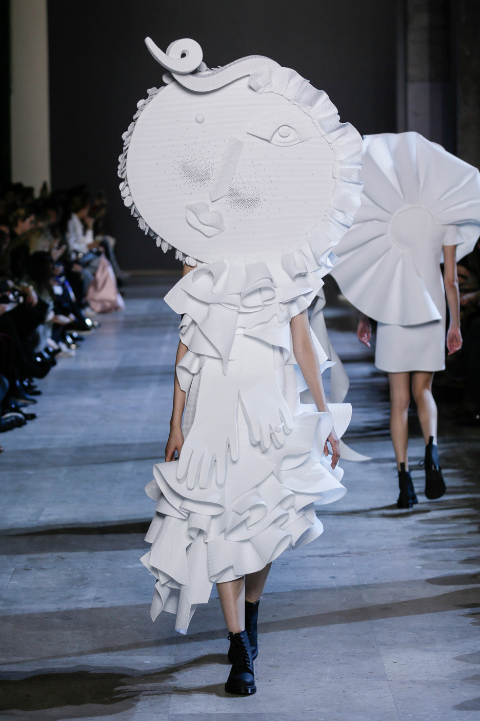 Viktor&Rolf Spring/Summer 2016 haute couture Cubist inspired collection