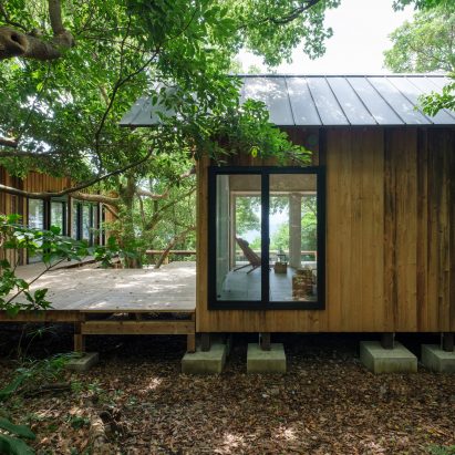 Sumu Yakushima is a co-operative housing project that supports humans and nature