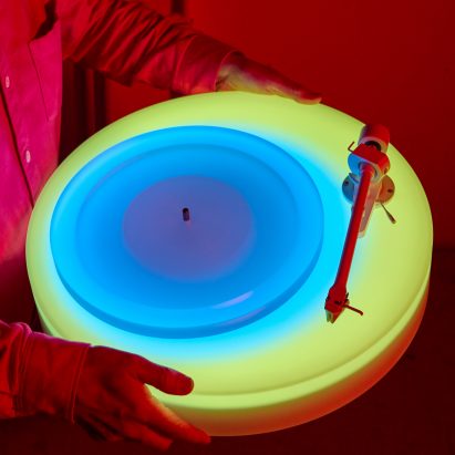 Brian Eno's light&up turntable changes colour in "complex and unpredictable" patterns
