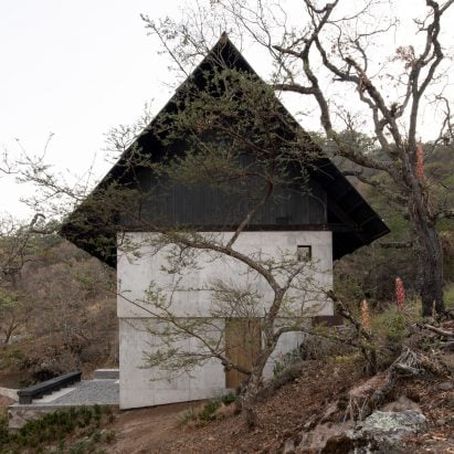 Elías Rizo reinterprets vernacular Mexican cabin in concrete