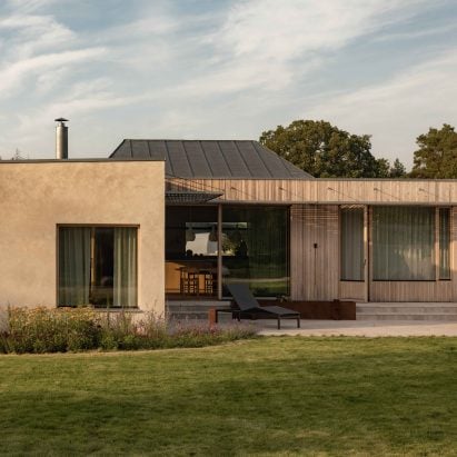 Johan Sundberg Arkitektur uses natural materials for holiday home on Swedish island