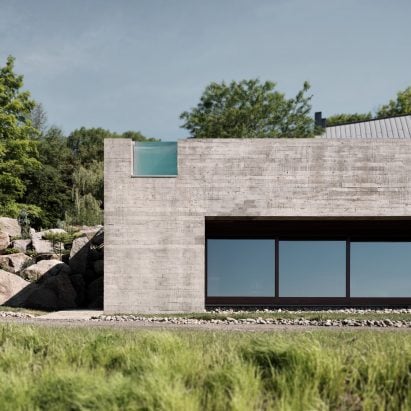 MacKay&Lyons Sweetapple Architects adds concrete extension to Quebec spa