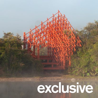 Dum-Dum Lab constructs lakeside pavilion as environmental classroom
