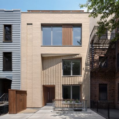 Pliskin Architecture creates "welcoming threshold" at brick-clad Brooklyn rowhouse