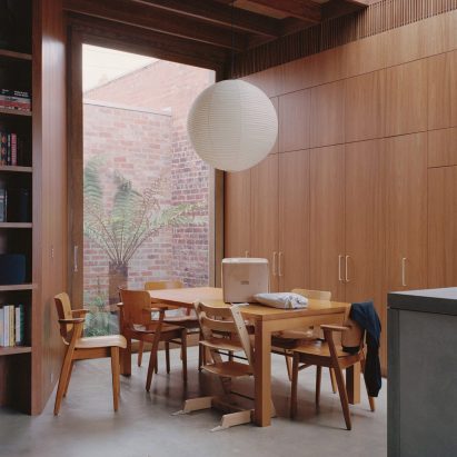 Eight pocket gardens and mini courtyards that draw light into the home