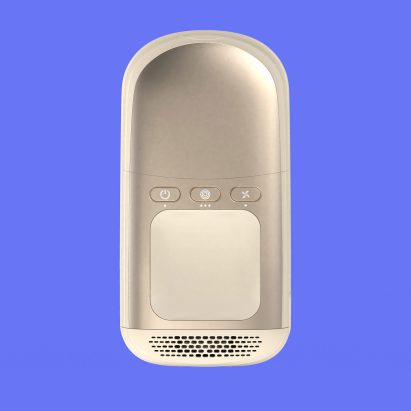 Elide dewrinkler allows users to smooth out clothes while wearing them