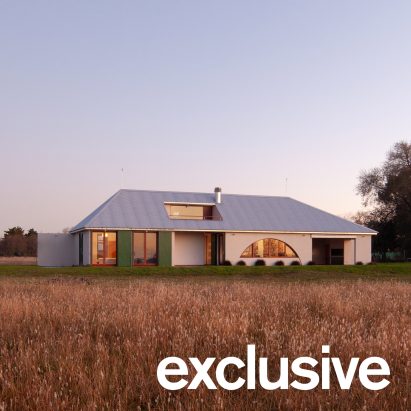 Prim Estudio orients low-slung house for viewing Argentinian countryside