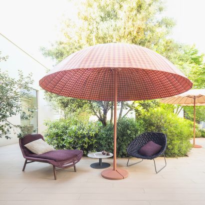 Bistrò parasol by Paola Lenti