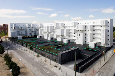 102 Dwellings by Dosmasuno Arquitectos