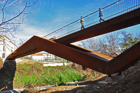 Can Gili Footbridge by Alfa Polaris