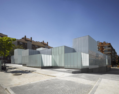 Health Care Centers in Madrid by Estudio Entresitio