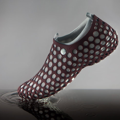 Isolator realiteit Hoofdstraat Nike Zvezdochka by Marc Newson | Dezeen