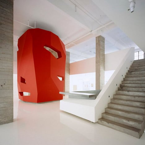 A Red Object by 3GATTI Architecture Studio