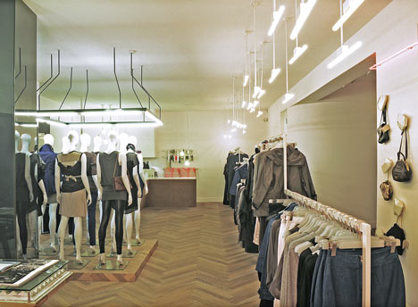 Fashion Boutique by k1p3 Architects