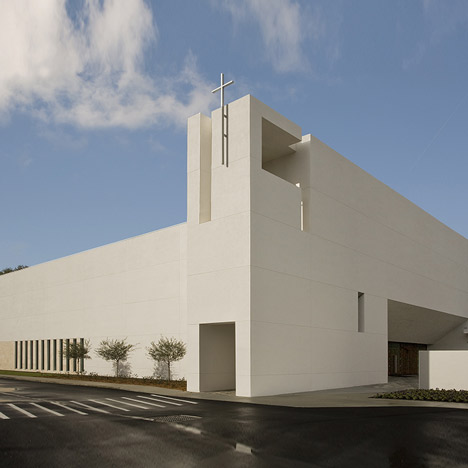 Tampa Covenant Church by Alfonso Architects