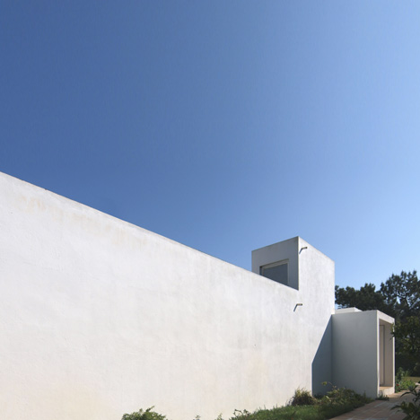 House in Troia by Jorge Mealha Arquitecto
