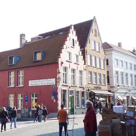 Renovation Bruges by ROOM & ROOM