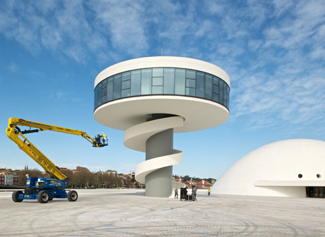 Centro Niemeyer by Oscar Niemeyer