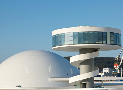 Centro Niemeyer by Oscar Niemeyer
