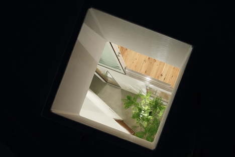 Inside Out by Takeshi Hosaka Architects