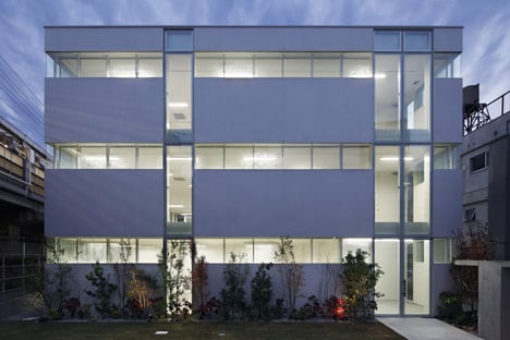 Office building by Takeshi Hosaka Architects